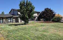 8601 Scenic Dr, Yakima, WA 98908