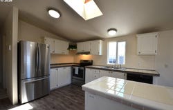 1699 N Terry St, Eugene, OR 97402