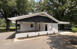 1705 S College Street, Trenton, TN 38382