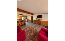450 TIARA St, Lakeside, OR 97449