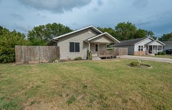 1202 N Oak Park Drive, Springfield, MO 65802