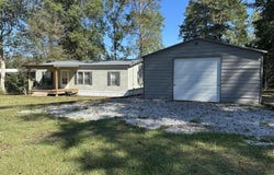 704 Catfish Drive, Eufaula, AL 36027