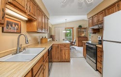 3901 Gershwin Avenue N, Oakdale, MN 55128