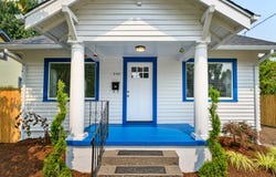 240 E CLARENDON St, Gladstone, OR 97027