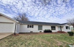 1832 E Maple, Enid, OK 73701