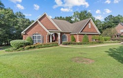 624 Prestwick Dr, Dothan, AL 36305