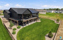 5443 W Colonial Ct, Sioux Falls, SD 57107