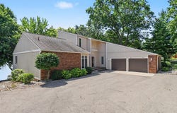 61583 Raintree Boulevard, Sturgis, MI 49091