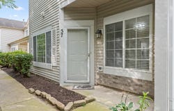 57 Braxton Lane, Aurora, IL 60504
