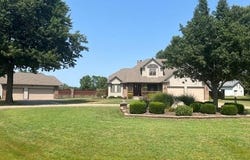 1701 E 14th Street, Pittsburg, KS 66762
