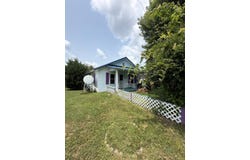 202 Hampton St, Fries, VA 24330-4470
