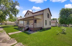 1206 E Main Street, Clinton, IL 61727