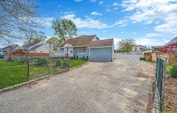 34 E Beech Street, Central Islip, NY 11722