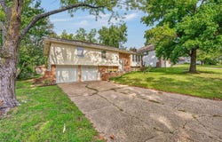 12800 Ewing Avenue, Grandview, MO 64030