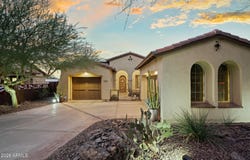 2334 E Samantha Way, Phoenix, AZ 85042