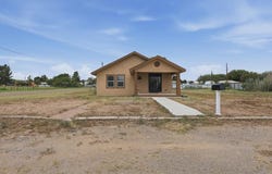 1001 N 8th St, Alpine, TX 79830