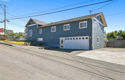 587 N BAXTER St, Coquille, OR 97423