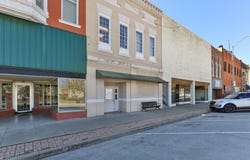 105 W Cherry Street, Nevada, MO 64772