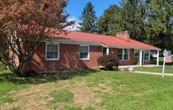 105 Wilton Avenue, Elkins, WV 26241