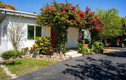 861 W 32nd St, Hialeah, FL 33012