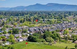 1133 IRVINGTON Dr, Eugene, OR 97404