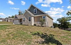 40 Ridgeway Drive, Benton, MO 63736