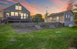 1148 Ridge Road, Golden Eagle, IL 62036