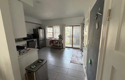 933 S Oakley Boulevard, Chicago, IL 60612