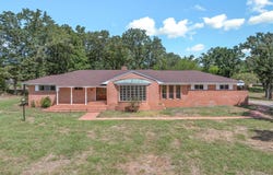 609 E Dewey Street, Malakoff, TX 75148