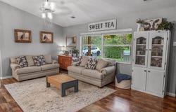 2122 Buckhead Drive, Grand Ridge, FL 32442