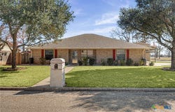 1601 Sunset Circle, Cameron, TX 76520