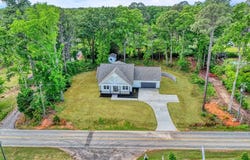 208 Pinehaven Street, Laurens, SC 29360