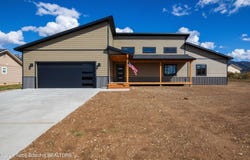 600 LITTLE GREYS Loop, Etna, WY 83118
