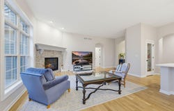 1620 Belmont Ln, Oconomowoc, WI 53066