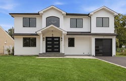 31 Underhill Avenue, Syosset, NY 11791