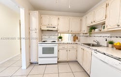 300 Berkley Rd, Hollywood, FL 33024