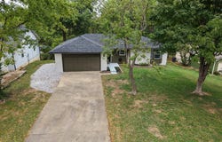103 E Horseshoe Drive, Nixa, MO 65714