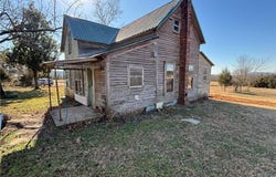 4711 Old Military RD, Paris, AR 72855