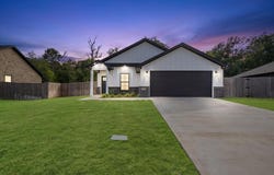 16134 Crossing Circle, Lindale, TX 75771