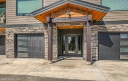227 Crystal Springs Rd, Sandpoint, ID 83864