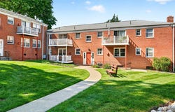 8 Bon Aire Circle, Suffern, NY 10901