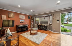 26 Kathleen Drive E, Syosset, NY 11791