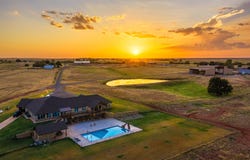 180000 NS RD, Walters, OK 73572
