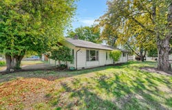 427 Colt Dr, Eugene, OR 97401
