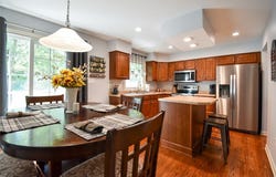 957 Montclair Dr, Coraopolis, PA 15108