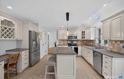 44 Coventry Way, Guilford, CT 06437