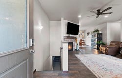 512 PEBBLESTONE Circle, HOBART, WI 54155