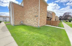 1950 Kenilworth Circle, Hoffman Estates, IL 60169