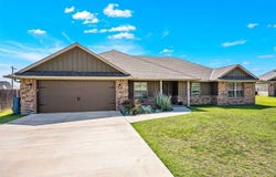 5907 NE Cornwallis Dr, Elgin, OK 73538