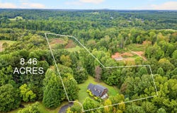 135 Pointe Drive, Campobello, SC 29322